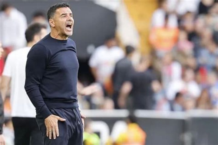 الفكرة الرئيسة لقصيدة أمية بن أبي الصلت هي حق الجار