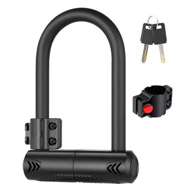 يكفي أن يستعمل الإنسان الكلمات لكي يكون مفكراً ناقداً بحق