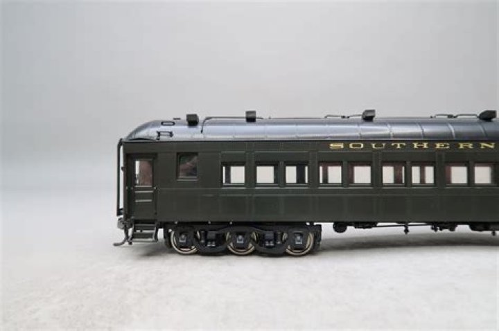 الخامات التي يصنع منها النسيج هي