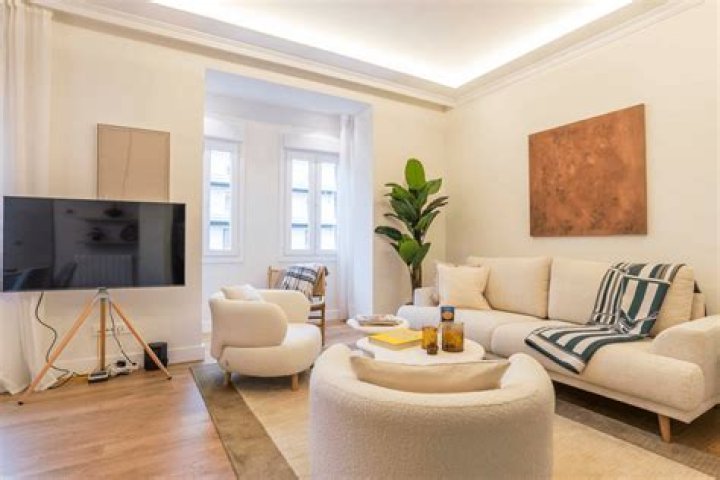 تكون الصدأ على مسمار حديد مثال على