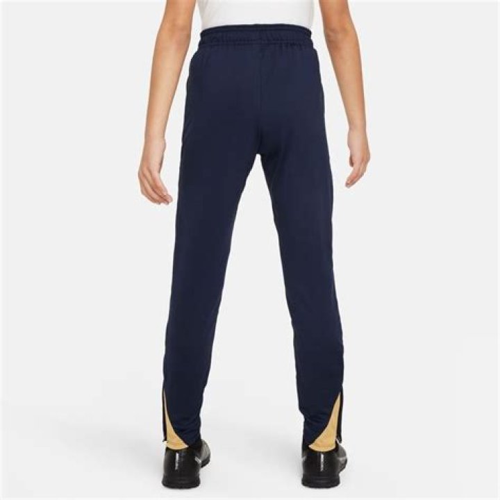 الزيادة الطبيعية هي الفرق بين عدد المواليد والوفيات في مدة زمنية محددة. صواب خطأ