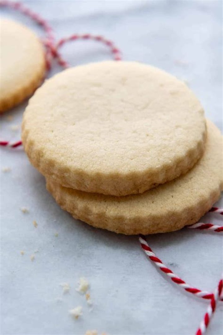 9 Holiday Makeup Picks | Charlie & Joe’s at Love Street | Gluten-Free Cookie Recipe | 12.18.20