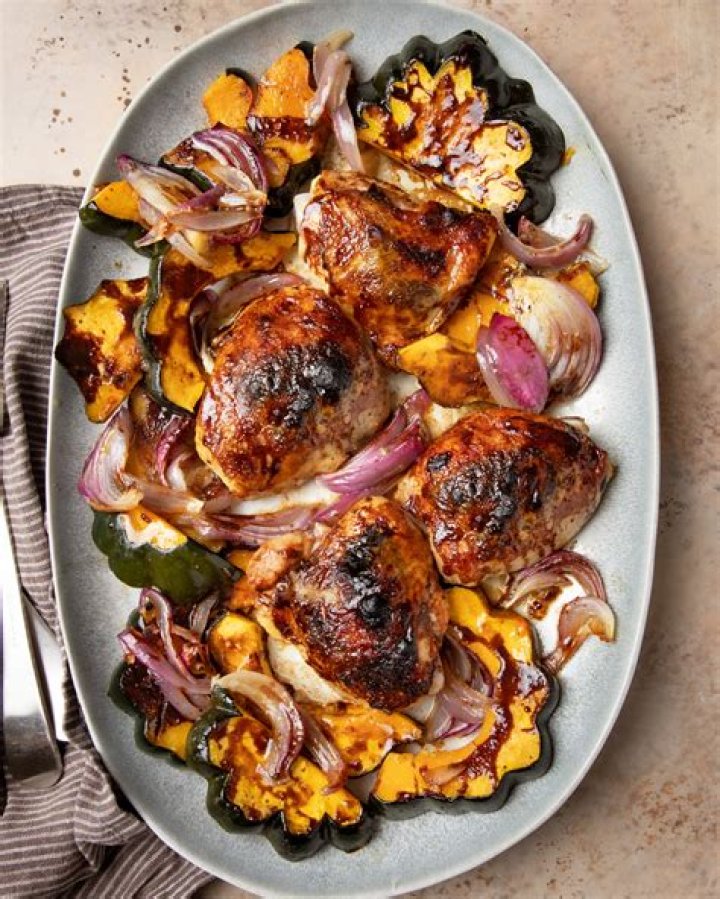 Succulent Roasted Acorn Squash And Chicken Thighs: A Flavorful Fall Feast