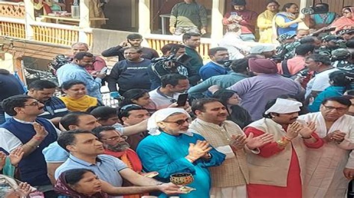 After 32 years, Kashmiri Pandits celebrate 'Navreh' in their homeland in Kashmir – India TV