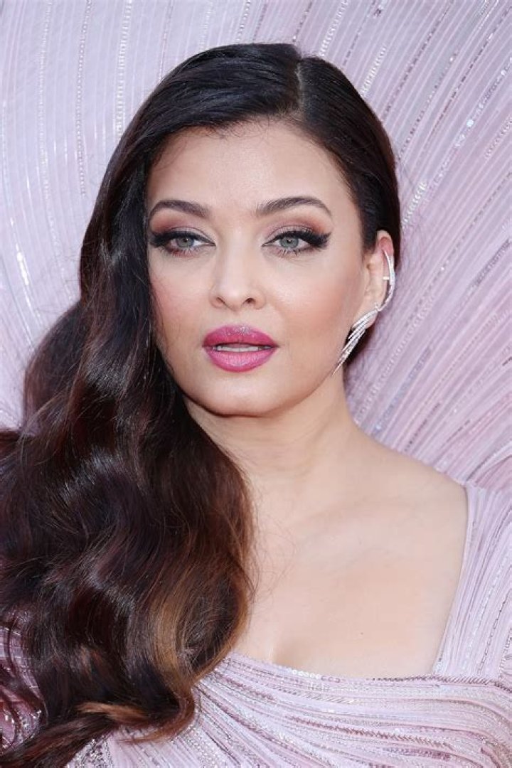 Aishwarya Rai Bachchan Latest News, Photos and Videos
