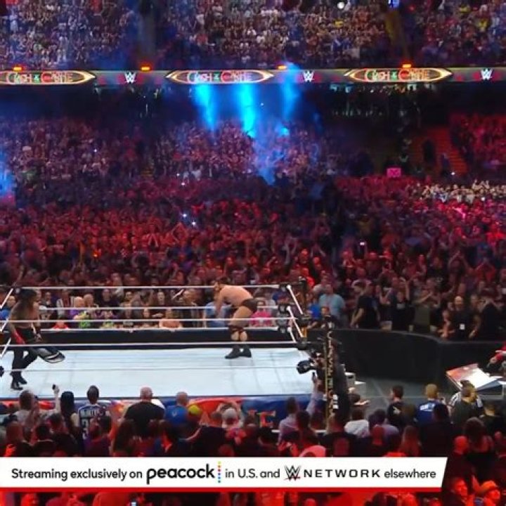 Alexa Bliss Jokes About Crotching Herself On Ring Apron During WWE SmackDown