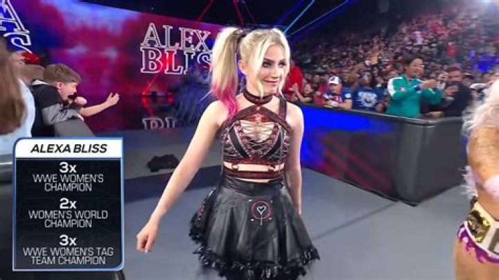 Alexa Bliss Reacts to Wardrobe Malfunction On WWE RAW
