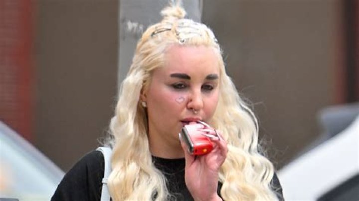 Understanding Amanda Bynes And The Controversial Lobotomy Claims