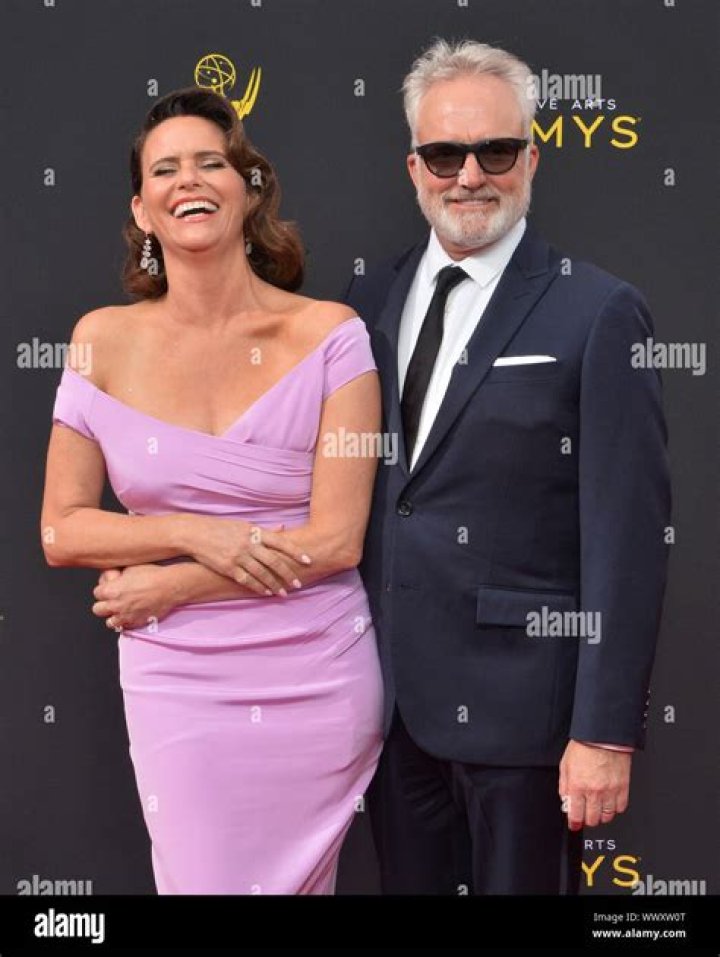A Deep Dive Into Amy Landecker's Husband: The Man Behind The Actress