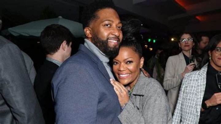 **The Unlikely Friendship Of Anthony Davis And Yvette Nicole Brown**