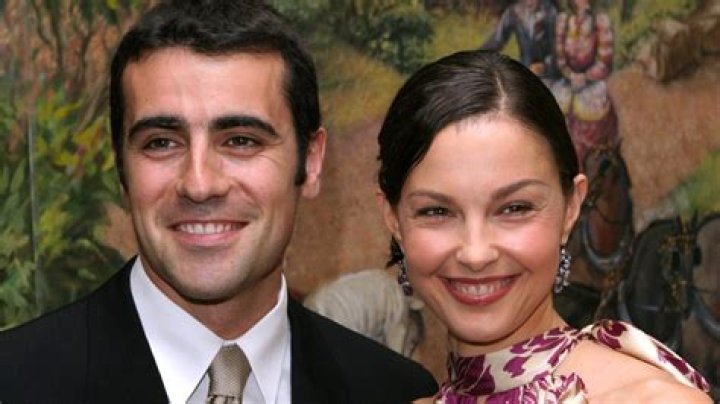 Ashley Judd's Ex-Husband: A Journey Through Love And Heartbreak