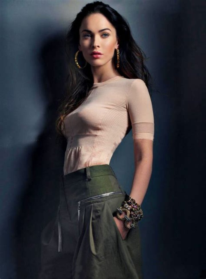 B Cup Celebrities: A Celebration Of Beauty Beyond Size