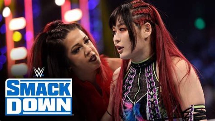 Bayley Shuts Down Kairi Sane From Taking Photo With Fan After 11/10 WWE SmackDown