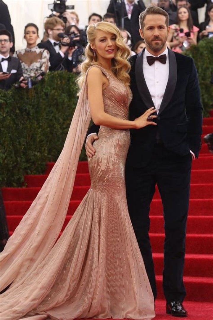 Blake Lively & Ryan Reynolds secret wedding - Wedding dress on Preserve - Celebrity News & Gossip - Glamour.com