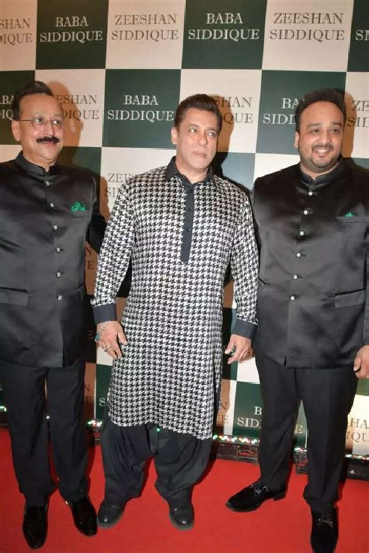 Salman came face to face with Katrina at Baba Siddique's iftar party – India TV