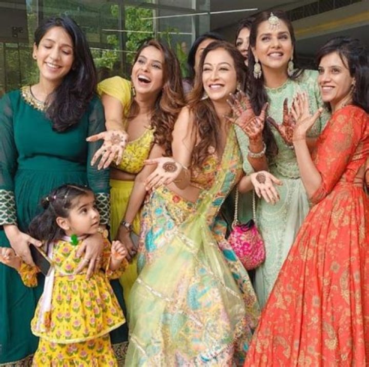 Barun Sobti’s wife Pashmeen surprises him on the set of Iss Pyaar Ko Kya Naam Doon – India TV