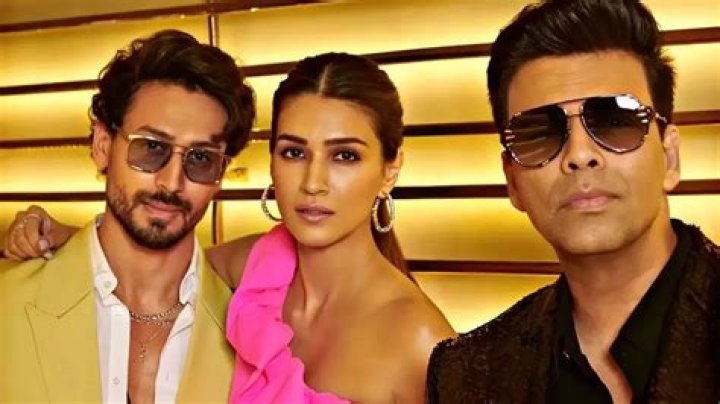 Ananya Panday and Tara Sutaria to star opposite Tiger Shroff in Karan Johar’s film? – India TV