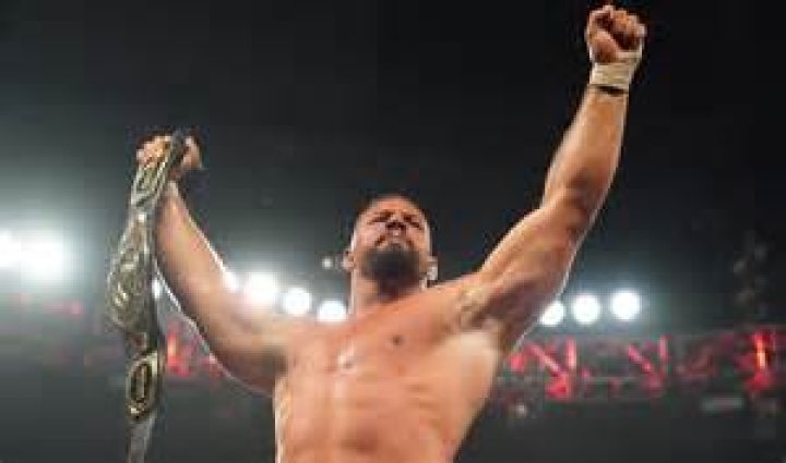 Braun Strowman Performs Live With Country Star Zach Bryan Amidst WWE Hiatus