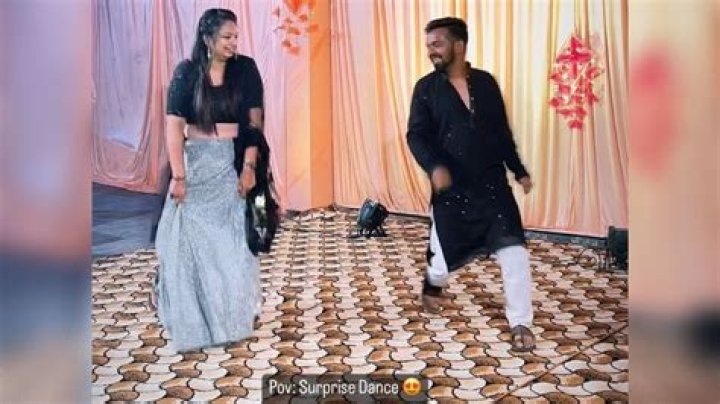 Bride and groom’s friends dance to Sunoji Dulhan, netizens call them sache dost. Watch – India TV