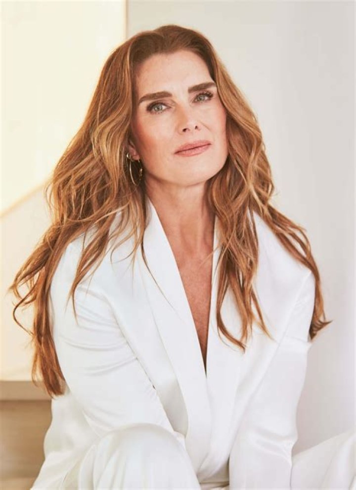 Exploring The Fascinating World Of Brooke Shields' Entourage
