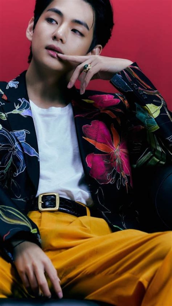 BTS V (Kim Taehyung) becomes First Person in the World to have over 10 M likes on all Instagram posts