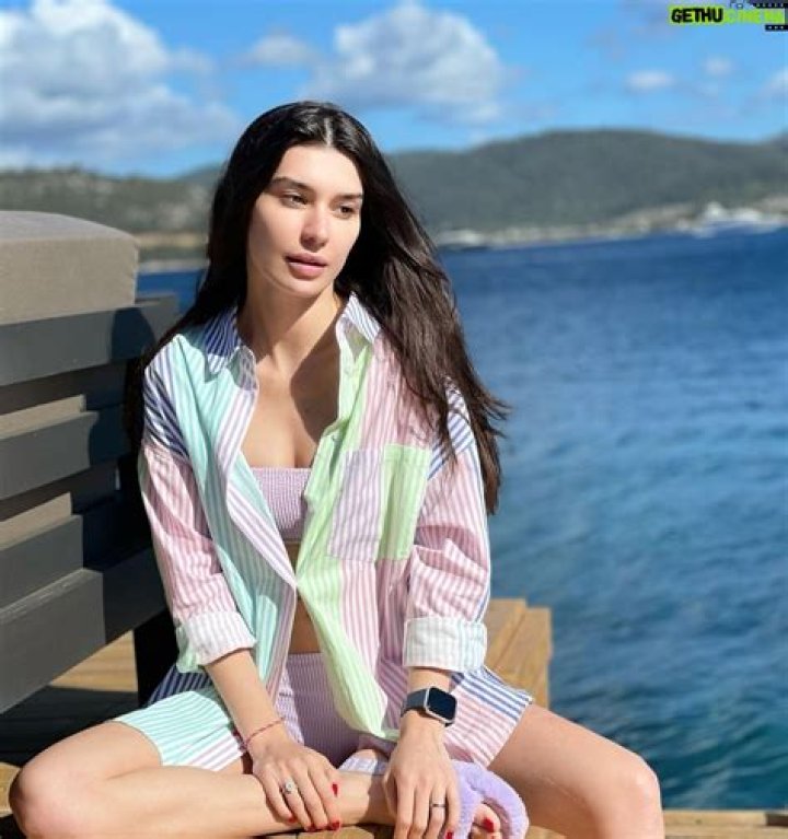 Unveiling The Allure Of Burcu Kiratli: A Journey Through Her Life And Career
