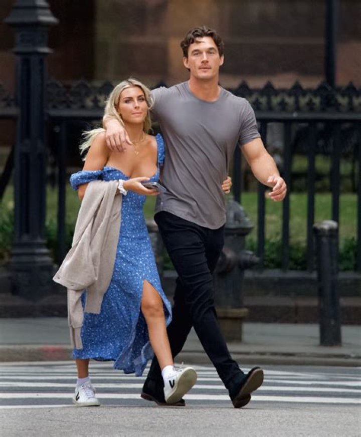 Cameron And His Girlfriend: Love In The Spotlight