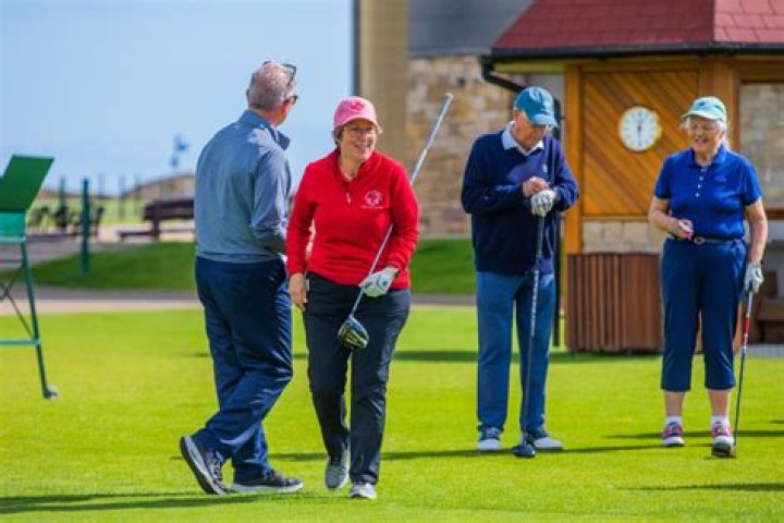 Quick Answer: Can A Senior Male Use A Ladies Golf Club