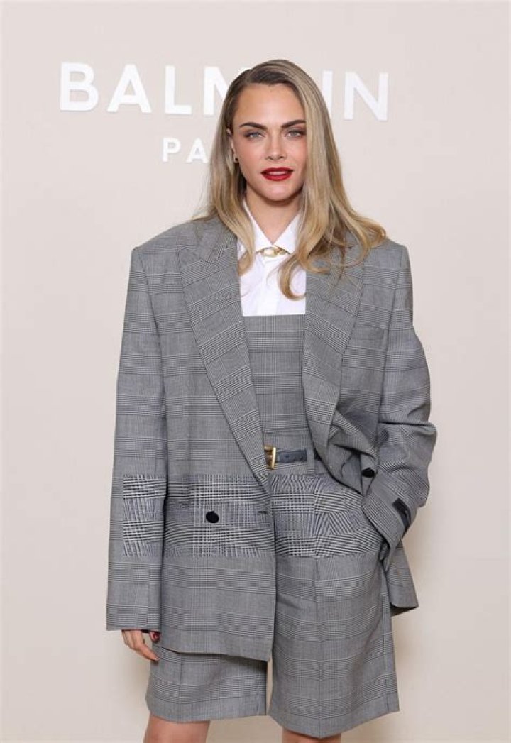 Cara Delevingne Style And Best Fashion Looks In Pictures