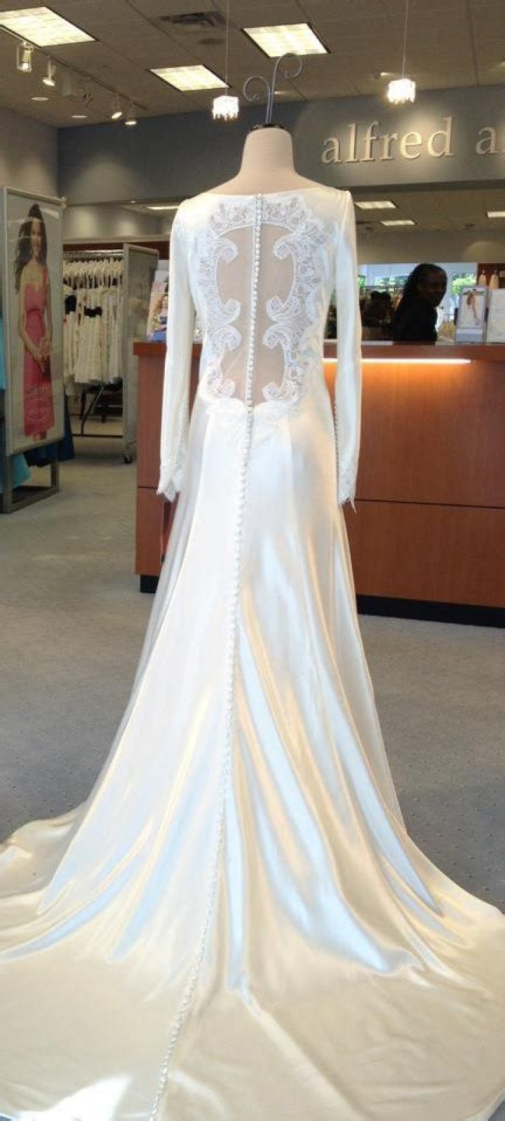 Unveiling The Elegance Of The Carolina Herrera Twilight Wedding Dress