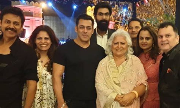 Salman Khan with Bina Kak at Venkatesh’s daughter wedding in Jaipur – India TV