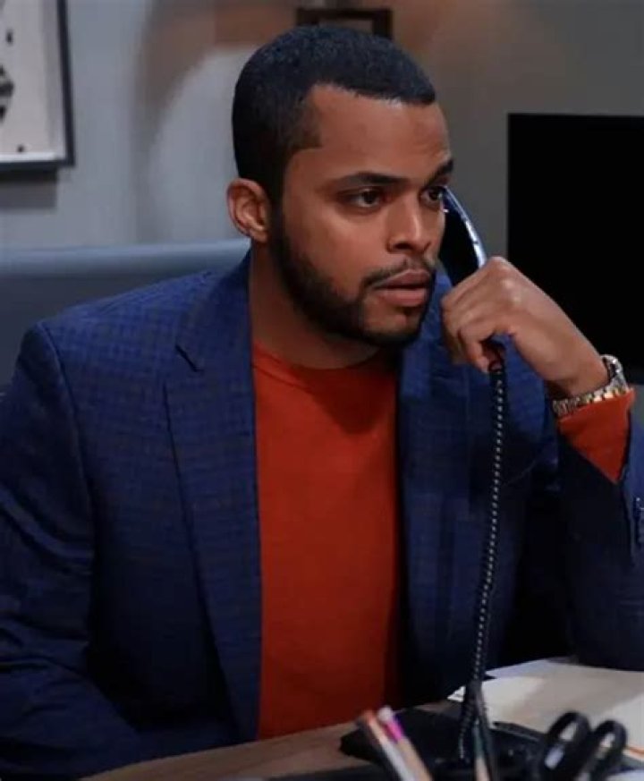 Discovering Chris Warren Jr. And His Connection To Sistas