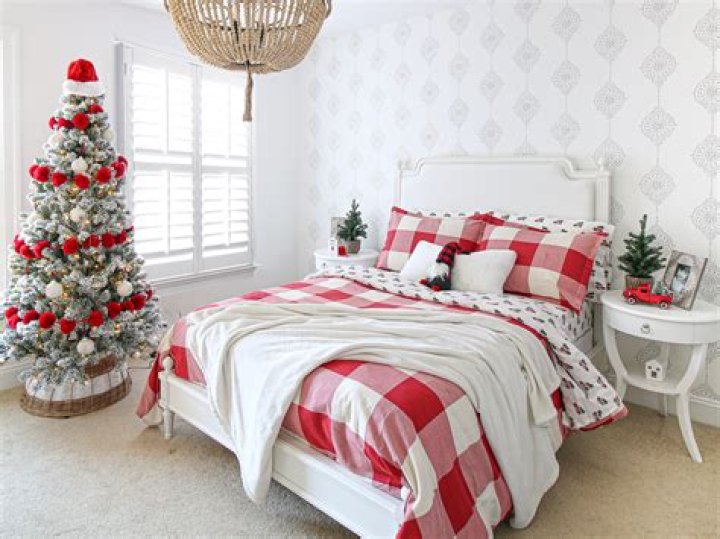 13 Best Christmas Bedding Sets 2023 To Buy Now