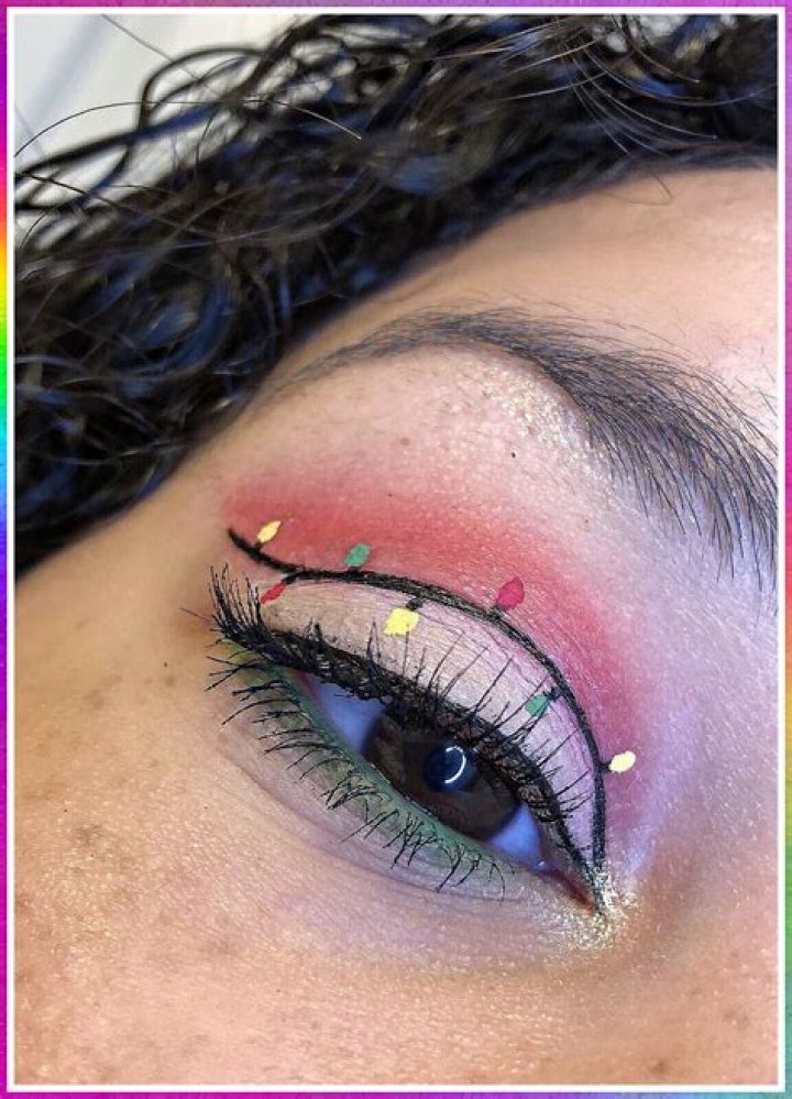 Christmas Eyeshadow & Liner Trends Going Viral On TikTok