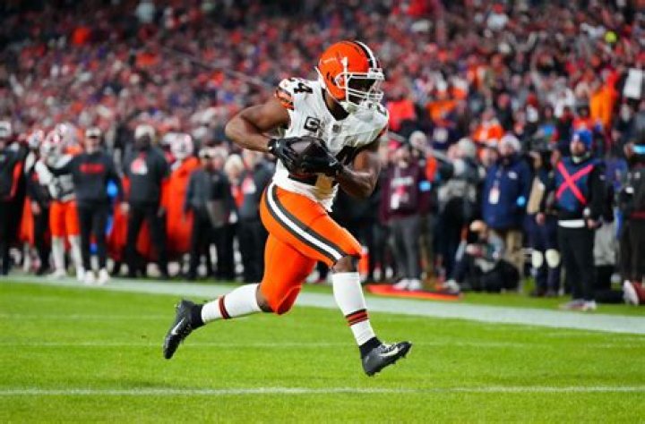 Cleveland Browns running back Nick Chubb out for season after knee injury