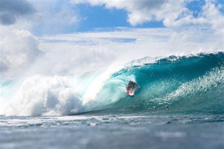 Pro Surfer Colt Ward Dominates The Waves