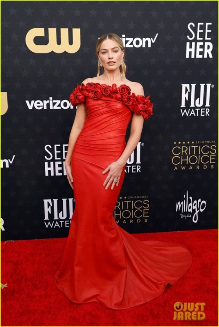 Critics Choice Awards 2024 Red Carpet: 51 Best Celebrity Looks & Outfits
