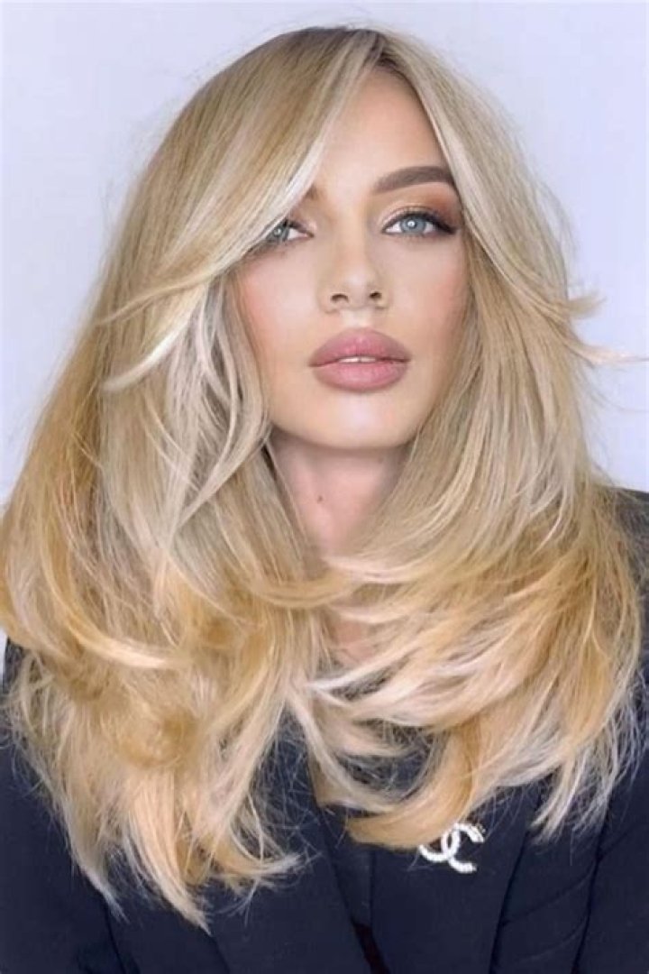 The ‘Curve Cut’ is shaping up to be 2023's biggest hair trend