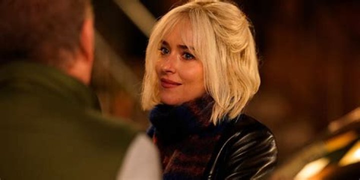 Dakota Johnson debuts dramatic blonde bob transformation in new Daddio movie pics
