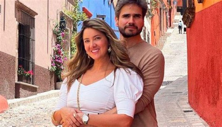 Unraveling The Life Of Daniel Arenas And His Esposa