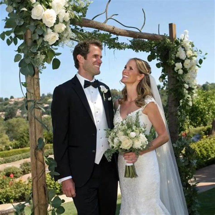 Love In The Spotlight: The David And Rebecca Muir Wedding