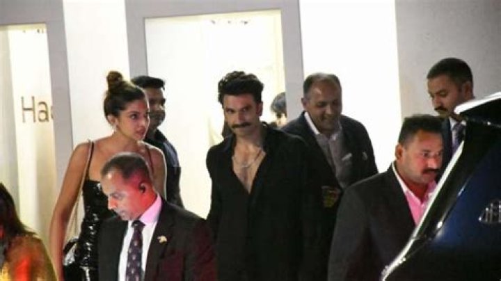 Deepika, Ranveer spotted kissing after Koffee with Karan 8 controversy – India TV