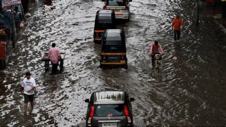 Delhi NCR wakes up to pleasant weather receives rainfall VIDEO latest updates – India TV