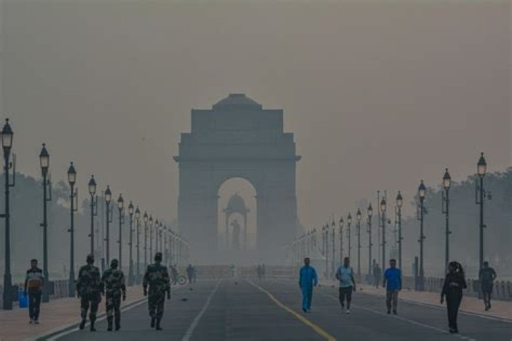 Dense fog grips NCR amid orange alert; several trains, flights delayed latest updates – India TV
