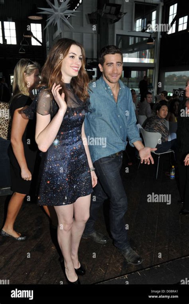 Unraveling The Rumors: Did Jake Gyllenhaal Date Anne Hathaway?