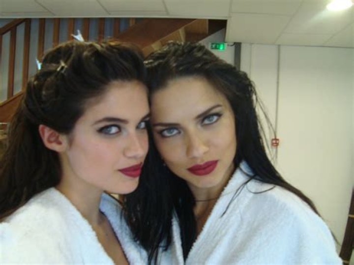 Does Adriana Lima Have Siblings? Exploring The Family Life Of The Supermodel