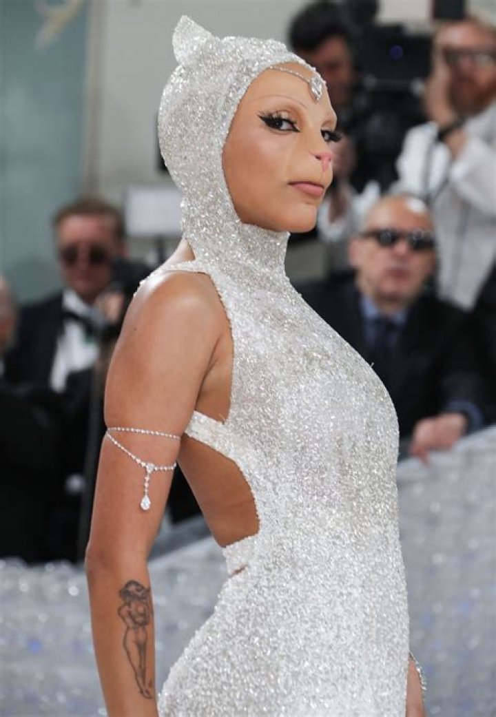 Exploring The Allure Of Doja Cat Cleavage