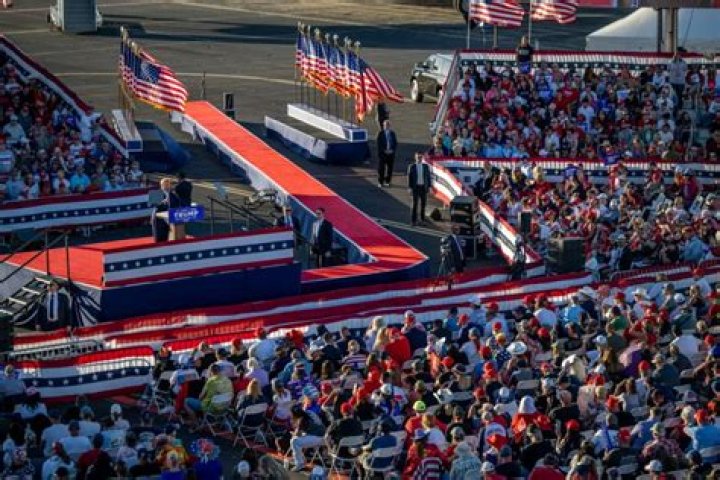 Is Photo of Donald Trump's 'Weak' Crowd in Waco Real?