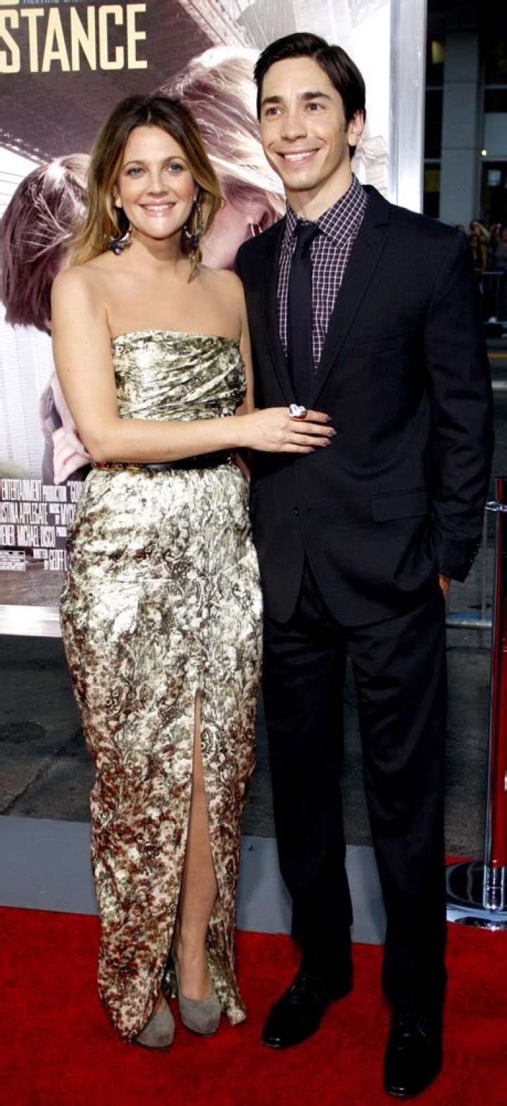 Unveiling Drew Barrymore's Height: A Closer Look At The Iconic Star