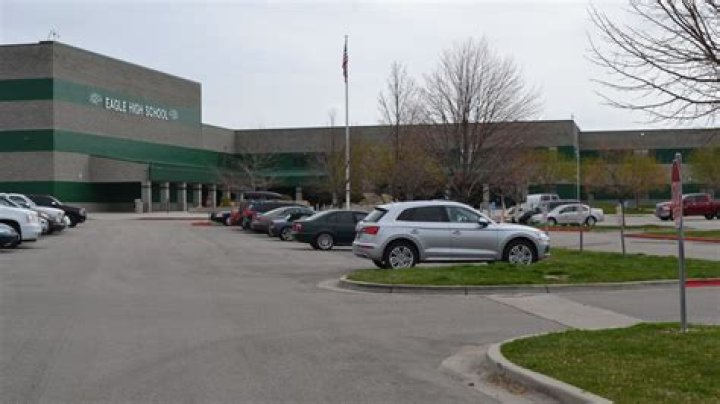 Eagle High School Mustangs invites community to annual Veteran's Day celebration